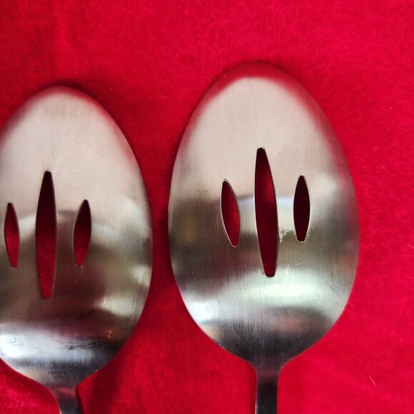 Oneida Slotted Serving Spoons Mooncrest Pattern 8" Set of 2 - Picture 6 of 9